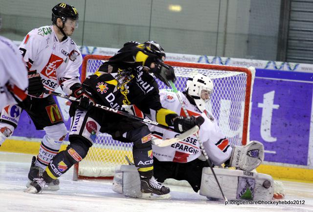 Photo hockey Ligue Magnus - LM Playoffs : 1/4 , match 2 : Rouen vs Amiens  - Les Dragons sur la fin