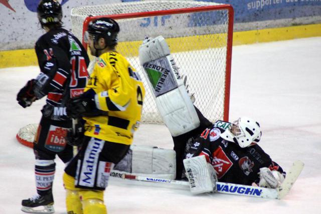 Photo hockey Ligue Magnus - LM Playoffs : 1/4 , match 3 : Amiens  vs Rouen - Rouen au finish