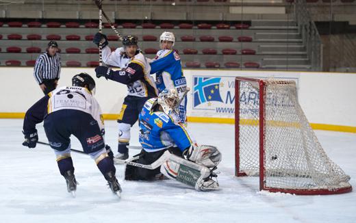 Photo hockey Ligue Magnus - LM Playoffs : 1/4 , match 3 : Gap  vs Chamonix  - Grosse fatigue