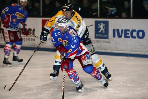 Photo hockey Ligue Magnus - Play-off : 1/4 de finale, match 3 : Epinal  vs Rouen - Le courage n