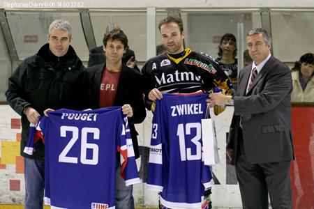 Photo hockey Ligue Magnus - Play-off Ligue Magnus : 1/4 de finale, match 2 : Rouen vs Chamonix  - Chaleureuses retrouvailles...