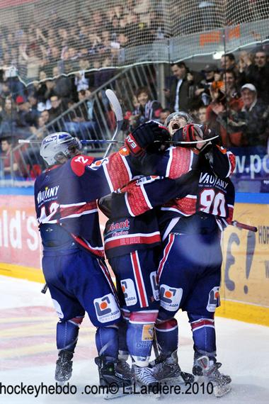 Photo hockey Ligue Magnus - Play-off Ligue Magnus : 1/4 de finale, match 3 : Grenoble  vs Amiens  - Grenoble prend une option