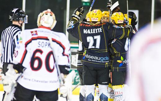 Photo hockey Ligue Magnus - Play-off Ligue Magnus : 1/4 de finale, match 3 : Strasbourg  vs Brianon  - Avec les tripes