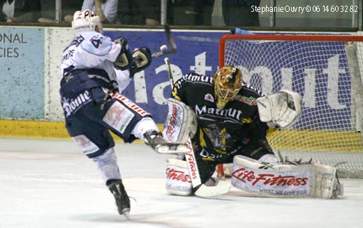 Photo hockey Ligue Magnus - Play-off Ligue Magnus : Finale, match 2 : Rouen vs Angers  - Guigne contre niaque 