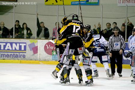 Photo hockey Ligue Magnus - Play-off Ligue Magnus : Finale, match 2 : Rouen vs Angers  - Guigne contre niaque 