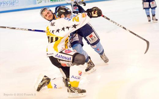 Photo hockey Ligue Magnus - Play-off Ligue Magnus : Finale, match 4 : Angers  vs Rouen - Les compteurs remis  zro 