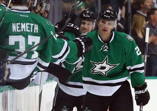 Photo hockey NHL : National Hockey League - AHL - NHL : National Hockey League - AHL - NHL : Dallas perd mais Roussel marque