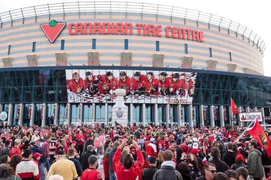 Photo hockey NHL : National Hockey League - AHL - NHL : National Hockey League - AHL - NHL : Seul Ottawa chute  domicile