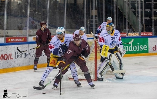 Photo hockey Suisse - Divers -  : Genve vs Zug - Les Aigles stoppent le taureau