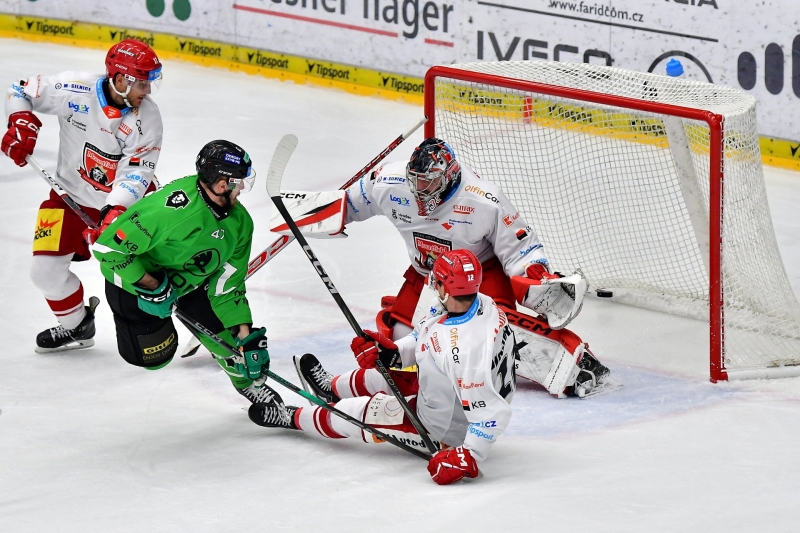 Photo hockey TELH - Tipsport Extraliga Lednho Hokeje - TELH - Tipsport Extraliga Lednho Hokeje - TELH : Lion vert bat lion rouge