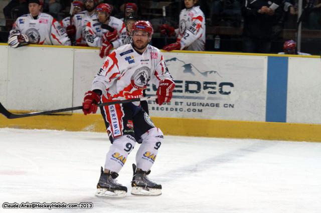 Photo hockey Aymeric Gillet : Coque en stock - Division 1 : Lyon (Les Lions)