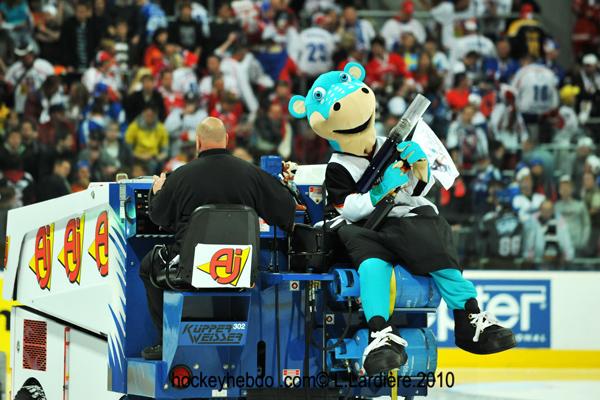 Photo hockey Hockey Mondial 10. Coach de Mascotte - Championnats du monde