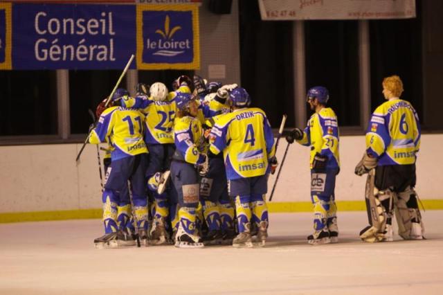 Photo hockey D3 Carr final : Toulon  un pied en D2 - Division 3