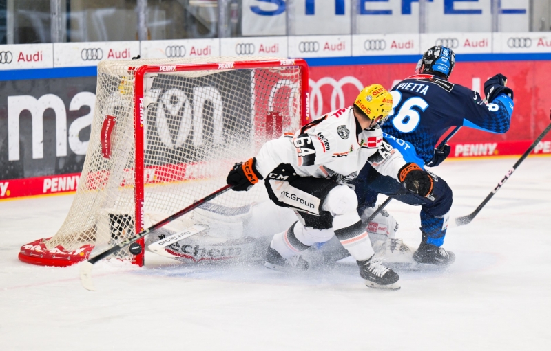 Photo hockey DEL : Les visiteurs sans gne - Hockey en Europe