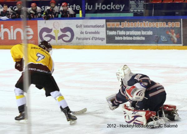 Photo hockey Grenoble : il reste mais arrive... - Ligue Magnus : Grenoble  (Les Brleurs de Loups)