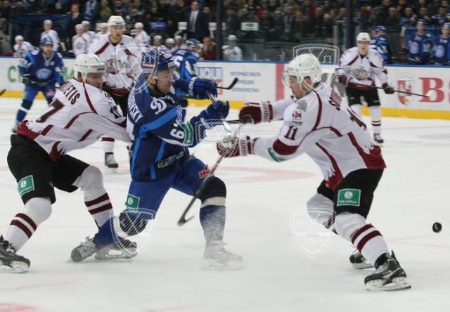 Photo hockey KHL : A coeur vaillant rien d