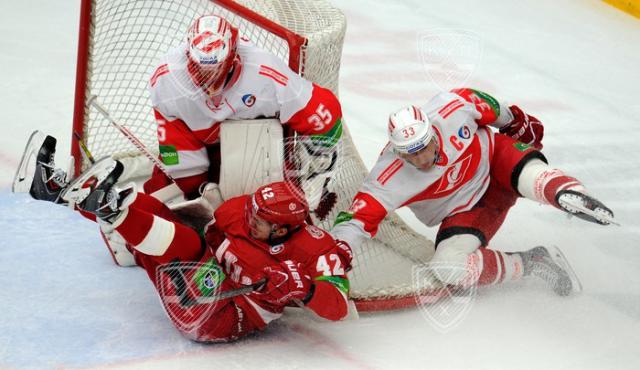 Photo hockey KHL : Avec les tripes - KHL - Kontinental Hockey League