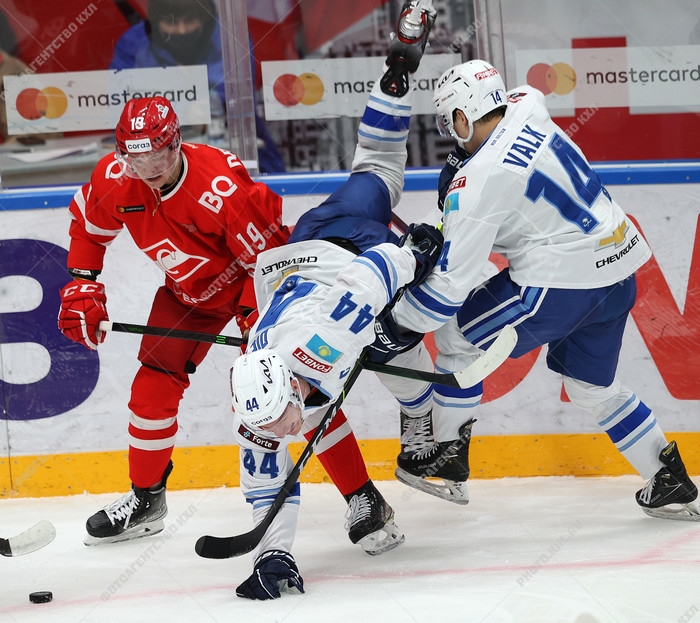 Photo hockey KHL : Bien repris - KHL - Kontinental Hockey League