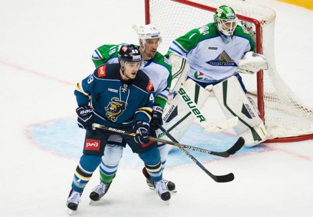 Photo hockey KHL : Combat acharn - KHL - Kontinental Hockey League