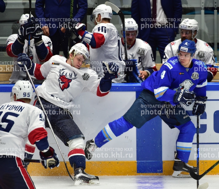 Photo hockey KHL : Du cerf au menu de la panthre - KHL - Kontinental Hockey League