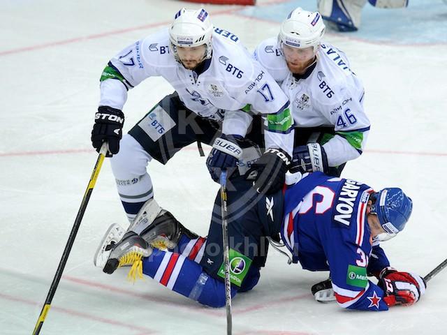 Photo hockey KHL : Eins Zwei Polizei - KHL - Kontinental Hockey League