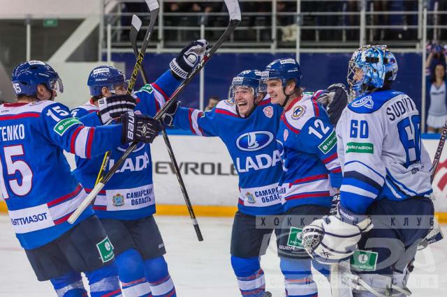 Photo hockey KHL : La bataille fait rage - KHL - Kontinental Hockey League