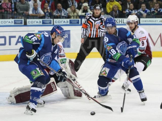 Photo hockey KHL : La charge du Bison - KHL - Kontinental Hockey League