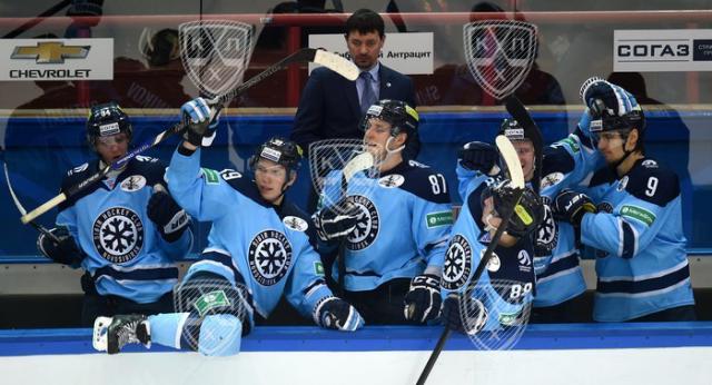 Photo hockey KHL : Le fer gle en Sibrie - KHL - Kontinental Hockey League