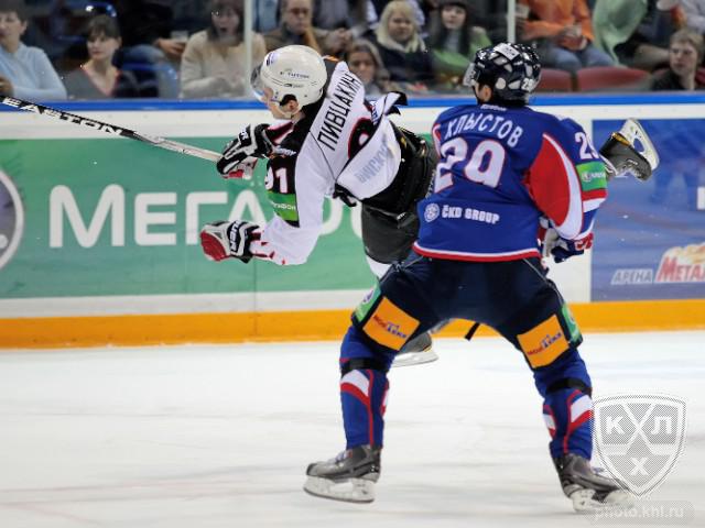 Photo hockey KHL : Le leader vaincu - KHL - Kontinental Hockey League