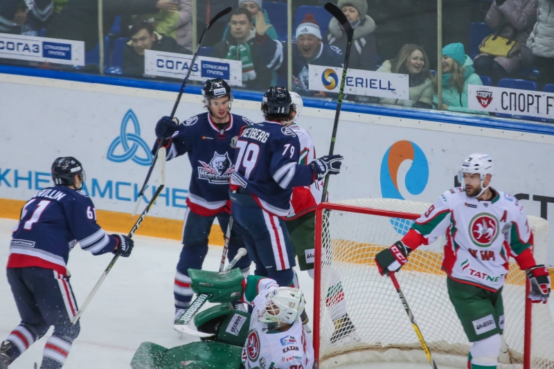 Photo hockey KHL : Le Loup et la Panthre - KHL - Kontinental Hockey League