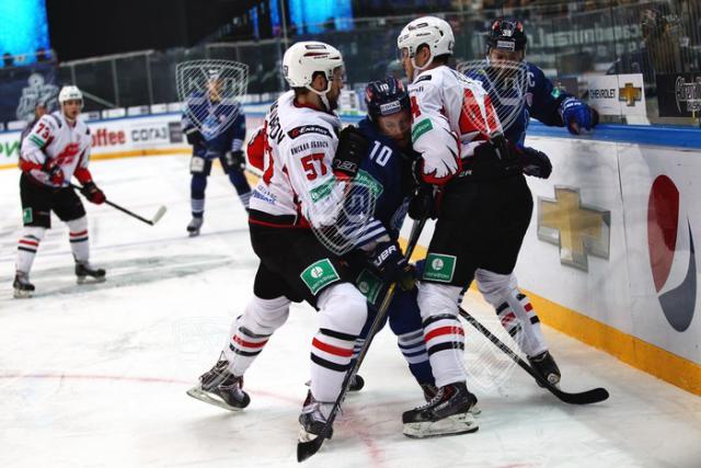 Photo hockey KHL : Le malheur des uns... - KHL - Kontinental Hockey League