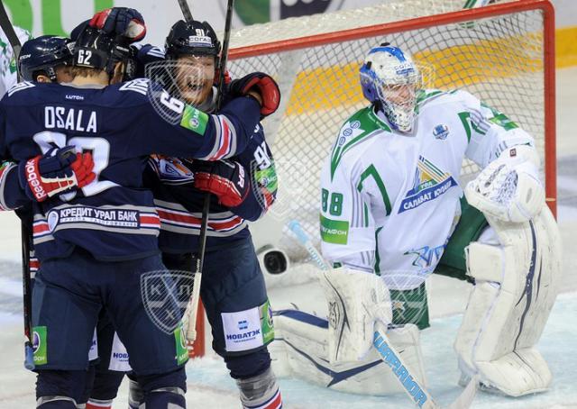 Photo hockey KHL : Le Metallurg devant - KHL - Kontinental Hockey League