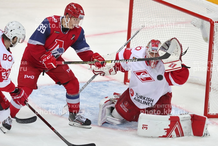 Photo hockey KHL : Le train bloqu  quai - KHL - Kontinental Hockey League