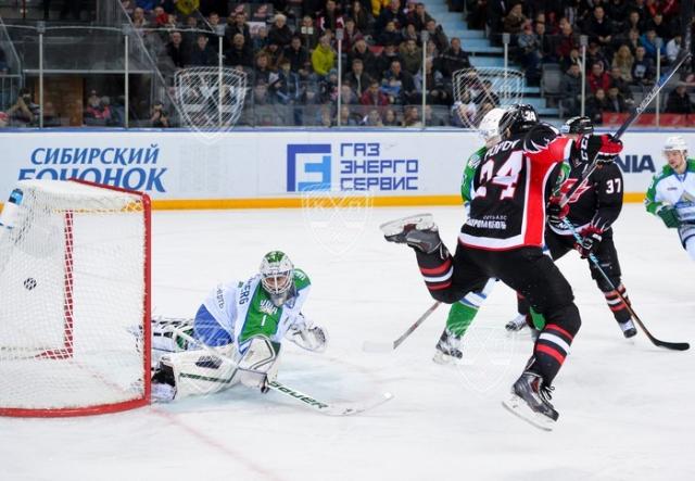 Photo hockey KHL : Lourd comme l