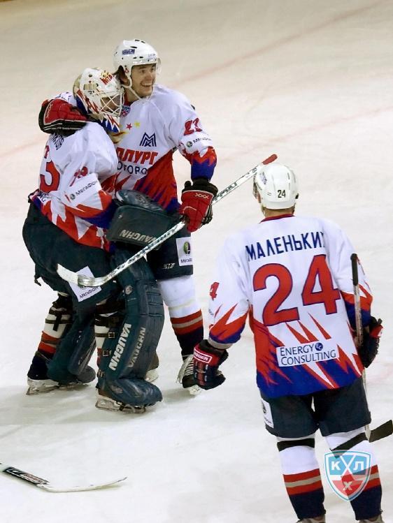 Photo hockey KHL : Magnitogorsk gagne grce  son gardien - KHL - Kontinental Hockey League