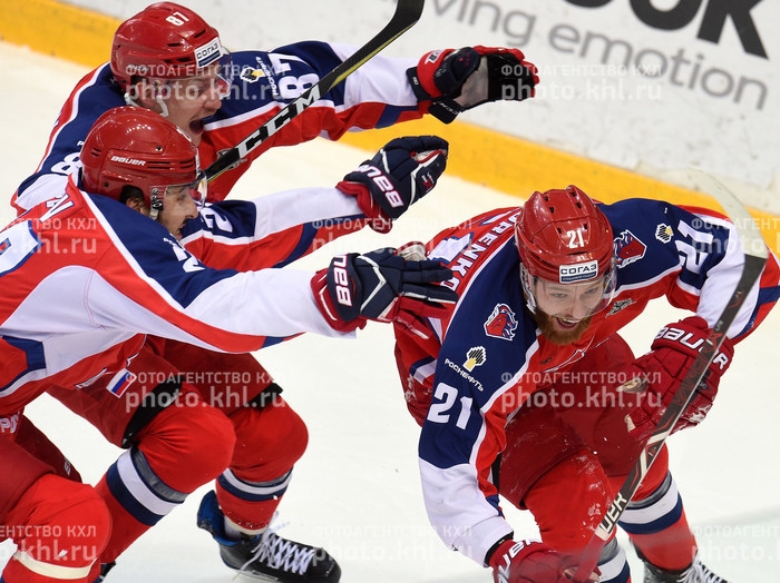 Photo hockey KHL : Plus dure sera la chute - KHL - Kontinental Hockey League