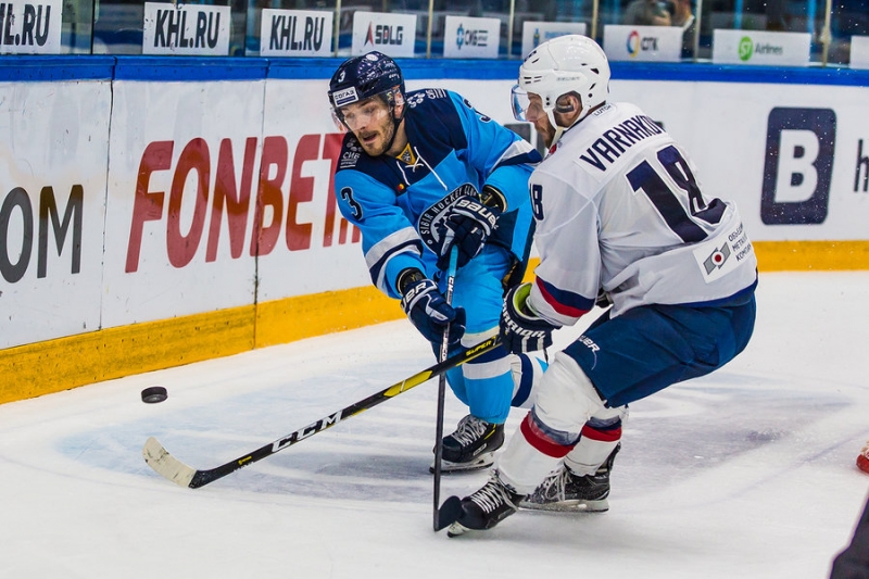 Photo hockey KHL : Premier but pour Charles Bertrand - KHL - Kontinental Hockey League