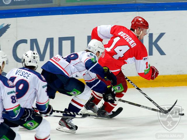 Photo hockey KHL : Sur les chapeaux de roues - KHL - Kontinental Hockey League