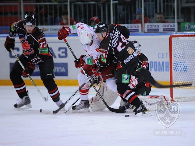 Photo hockey KHL : Tout le monde y passe - KHL - Kontinental Hockey League