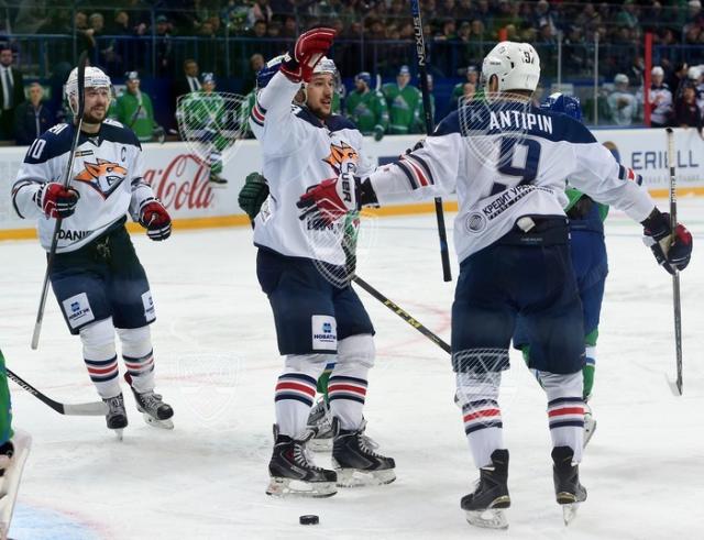 Photo hockey KHL : Tout proche - KHL - Kontinental Hockey League