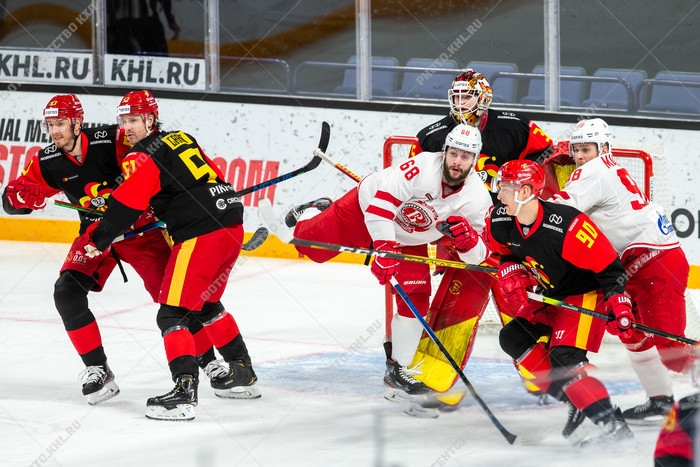 Photo hockey KHL : Travailler pour les autres - KHL - Kontinental Hockey League