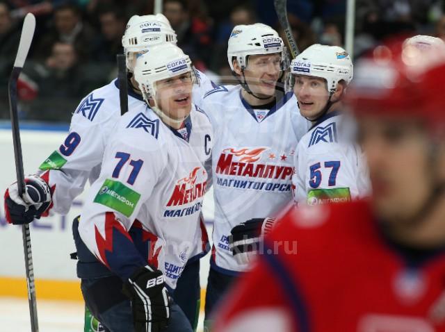 Photo hockey KHL : Un grand coup de marteau - KHL - Kontinental Hockey League