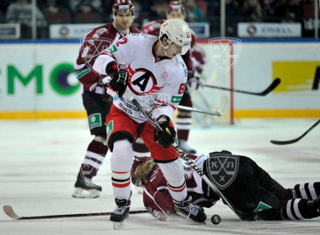 Photo hockey KHL : Une roue d