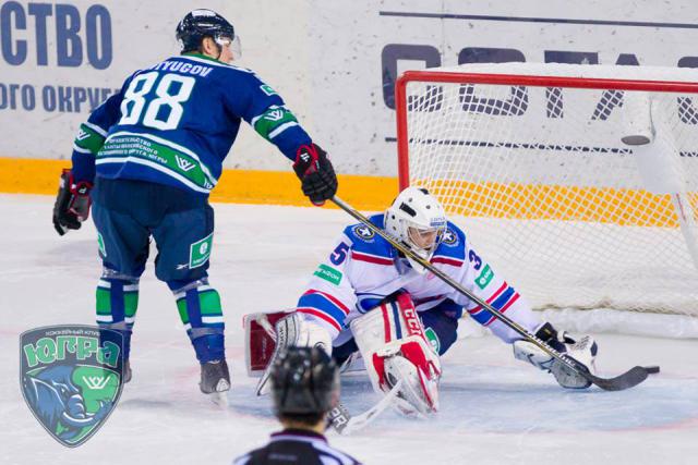 Photo hockey KHL : Une roue d