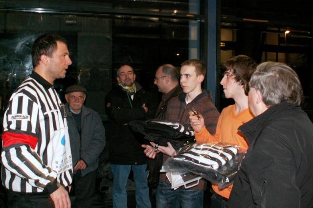 Photo hockey Ligue de Bourgogne, remise de tenues darbitre  - Hockey en France : Dijon  (Les Ducs)