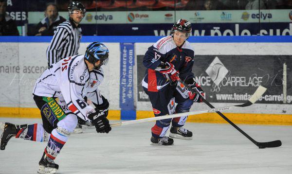 Photo hockey LM : Grenoble : Deux re-signatures - Ligue Magnus : Grenoble  (Les Brleurs de Loups)