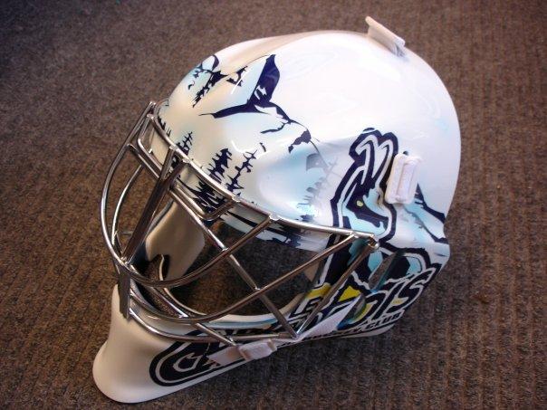 Photo hockey LM : Hurajt prsente son nouveau masque - Ligue Magnus : Chamonix  (Les Pionniers)