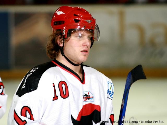 Photo hockey LM : T.J. Caig en CHL - Ligue Magnus : Neuilly/Marne (Les Bisons)