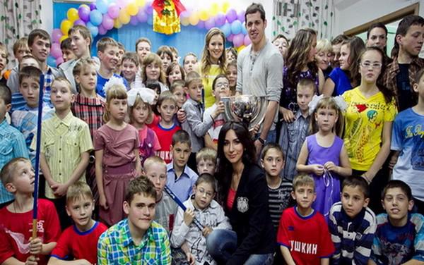 Photo hockey Malkin en dplacement caritatif - Championnats du monde