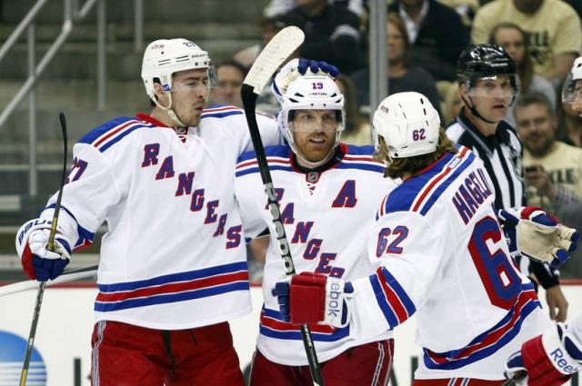 Photo hockey NHL : Chicago et NY du bon patin - NHL : National Hockey League - AHL